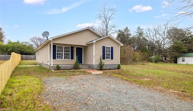 605 Denny Rd, Greensboro, NC 27405 - photo 2