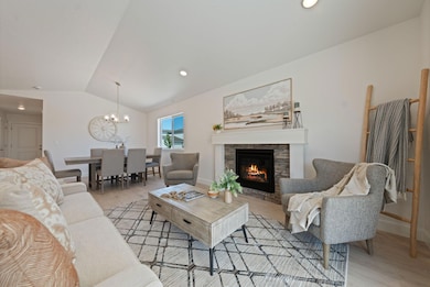 443 NW Monte Vista Ave unit 120, Madras, OR 97741 - photo 3