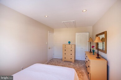 131 Bourbon Ct, Parkville, MD 21234 - photo 4