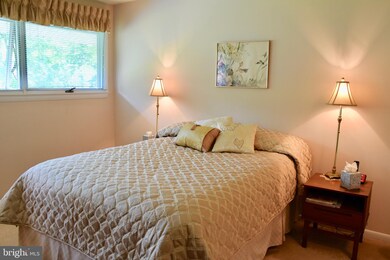 176 Meadow Glen Ln, Reading, PA 19607 - photo 4