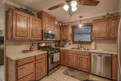 116 Edgewood Dr, Fredericksburg, TX 78624 - photo 6