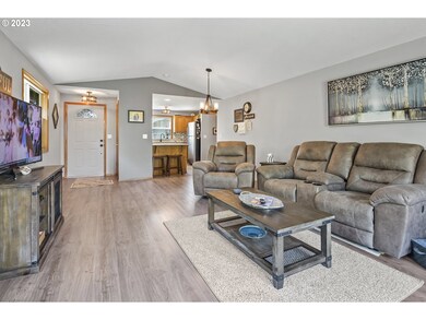 213 E North St, Newberg, OR 97132 - photo 5