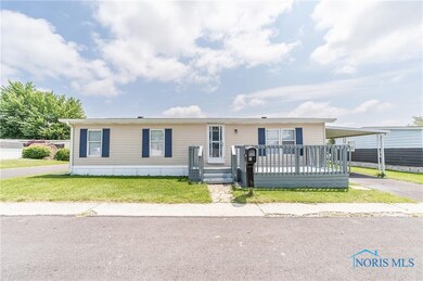 1303 Chateau Cir, Findlay, OH 45840 - photo 2