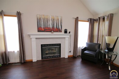 2521 SW Berkshire Dr, Topeka, KS 66614 - photo 7