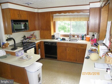 1005 E Schuylkill Rd, Pottstown, PA 19465 - photo 5