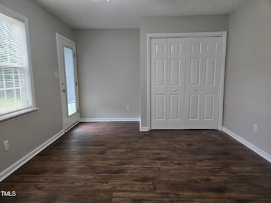 118 Ses Dining Area and Laundry