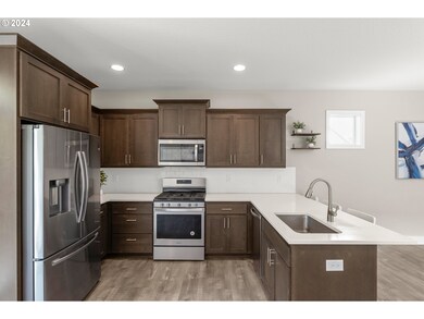 303 S Edwards St, Newberg, OR 97132 - photo 6