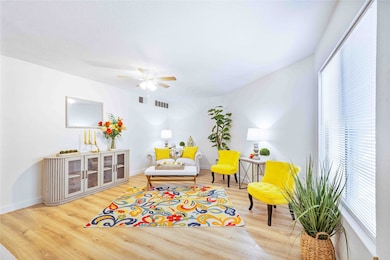 2310 Balsam Dr unit B106, Arlington, TX 76006 - photo 5