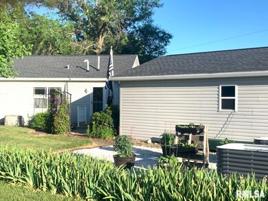 260 E South St, Virginia, IL 62691 - photo 5