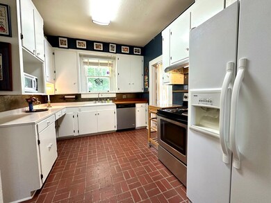 203 Burke Ave, McComb, MS 39648 - photo 4