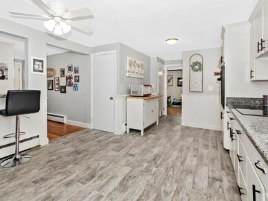 237 Linden St, Waltham, MA 02452 - photo 4