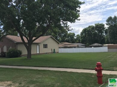 2039 Roundtable Rd, Sergeant Bluff, IA 51054 - photo 3