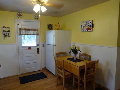 Kitchen. Eat in Kitchen