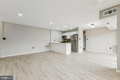 12751 Dara Dr unit 102, Woodbridge, VA 22192 - photo 4