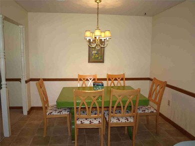 DIning area.
