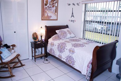 unlisted-address, West Palm Beach, FL 33415 - photo 4