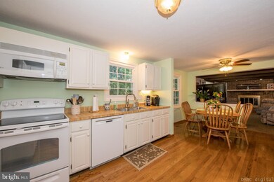 9370 Highlander Blvd, Walkersville, MD 21793 - photo 6