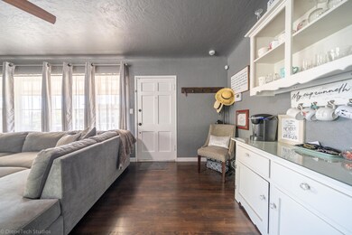 2035 Walnut Ave-9