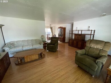 417 Placer St, Rogue River, OR 97537 - photo 4