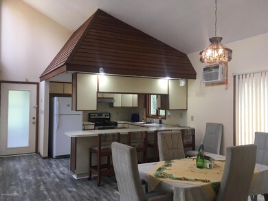 4135 Sycamore Ln, East Stroudsburg, PA 18301 - photo 3