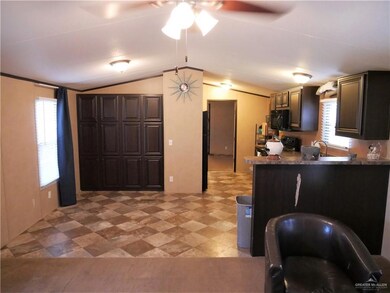 221 E Meandering Way, Pharr, TX 78577 - photo 5