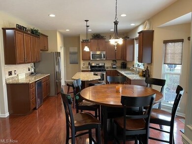 10452 Angelina Dr, North Royalton, OH 44133 - photo 5