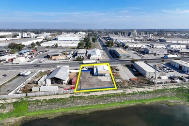 2247 S K St, Tulare, CA 93274 - photo 6