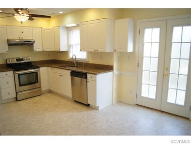 Eat-in Kitchen