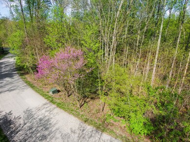 8716 Winslow Ct, Columbus, IN 47201 - photo 7