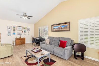 0013-13 - Cavalcade 14121