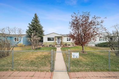 2709 E 9th St, Cheyenne, WY 82001 - photo 2