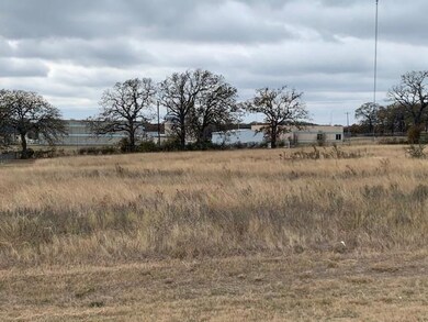 216 Maverick Ct, Granbury, TX 76049 - photo 2