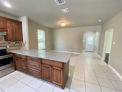 720 N Border St, Cleburne, TX 76031 - photo 7