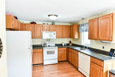 20 Valley Way W, Manchester, NH 03102 - photo 3