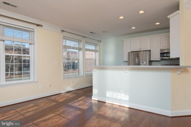828 Slaters Ln unit 107, Alexandria, VA 22314 - photo 3