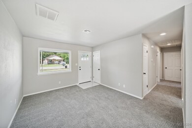 909 W 6th St, Claremore, OK 74017 - photo 5