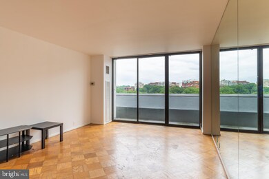 Watergate West Residences unit 805, Washington, DC 20037 - photo 4