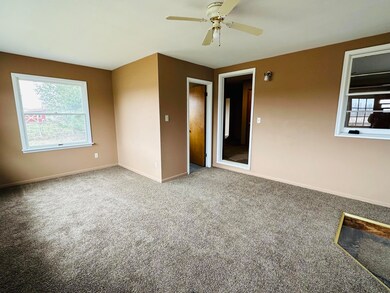 Family Room (2)