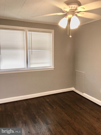 364 Grovethorn Rd, Middle River, MD 21220 - photo 4