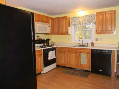 150 Barretts Hill Rd unit B, Hudson, NH 03051 - photo 7