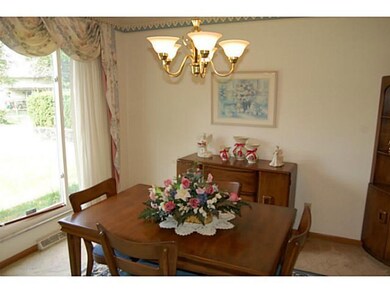 2853 Longfield Rd, Columbus, OH 43204 - photo 7