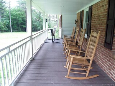 8017 Hickory Dr, Charlotte, NC 28215 - photo 2