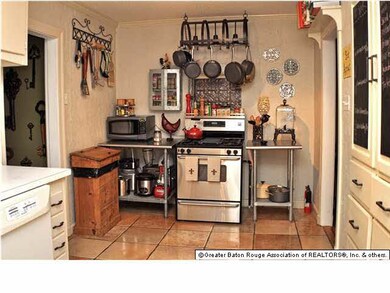 Like to cook? Get ready because this kitchen is ca