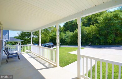437 Stonewall St, Strasburg, VA 22657 - photo 4