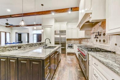 This top of the line kitchen is the true centerpie