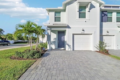 5719 SE Edgewater Cir, Stuart, FL 34997 - photo 3