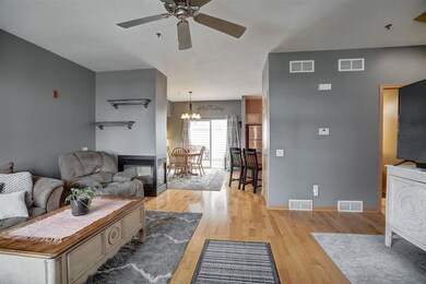 2787 Crinkle Root Dr, Fitchburg, WI 53711 - photo 4