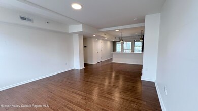 205 Warren St unit 2r, Hudson, NY 12534 - photo 3