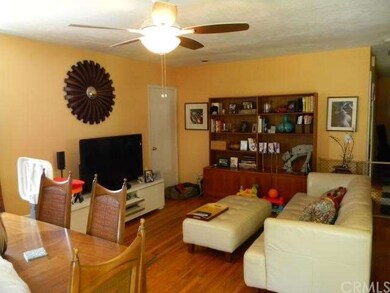 Living room/dinning area