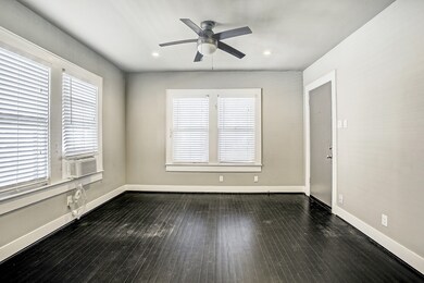 607 Enid St unit 1, Houston, TX 77009 - photo 2